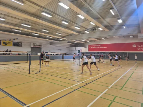 1.  Lauenauer Badminton Cup