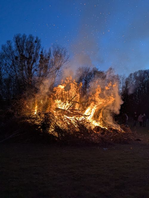 Osterfeuer Victoria Lauenau 2026
