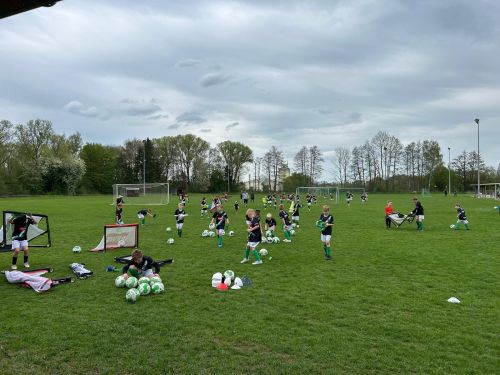 Fußballcamp April 2026 H96 bei Victoria Lauenau