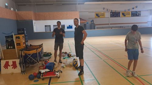 Aufräumen in der Victoria Arena