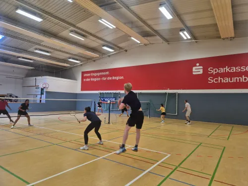 1.  Lauenauer Badminton Cup