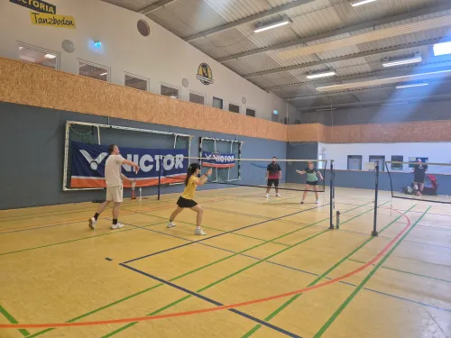1.  Lauenauer Badminton Cup