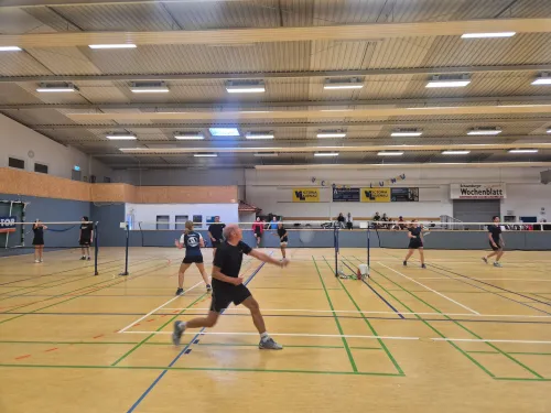 1.  Lauenauer Badminton Cup
