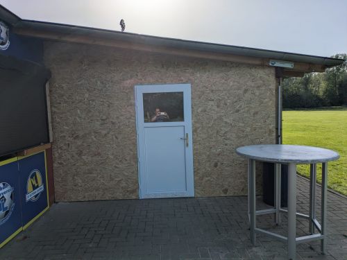 Neuer Unterstand im Victoria Sportpark