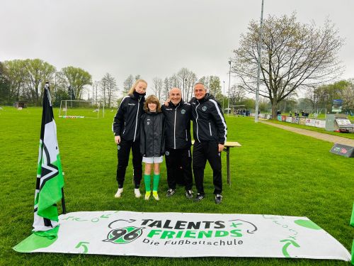 Fußballcamp April 2026 H96 bei Victoria Lauenau