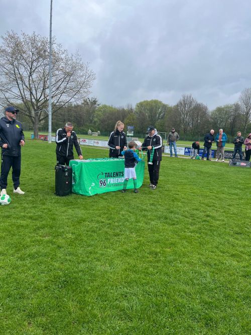 Fußballcamp April 2026 H96 bei Victoria Lauenau