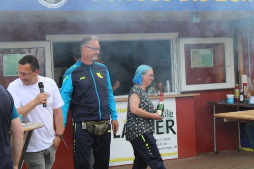 Mädchentrainerin und -trainer
