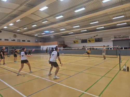 1.  Lauenauer Badminton Cup