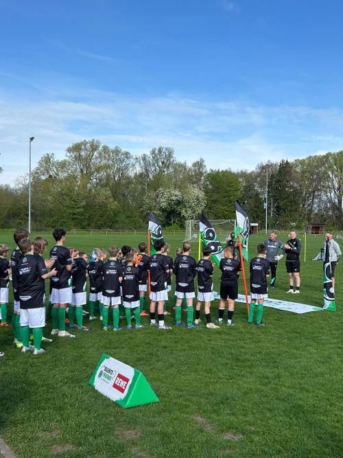 Fußballcamp April 2026 H96 bei Victoria Lauenau